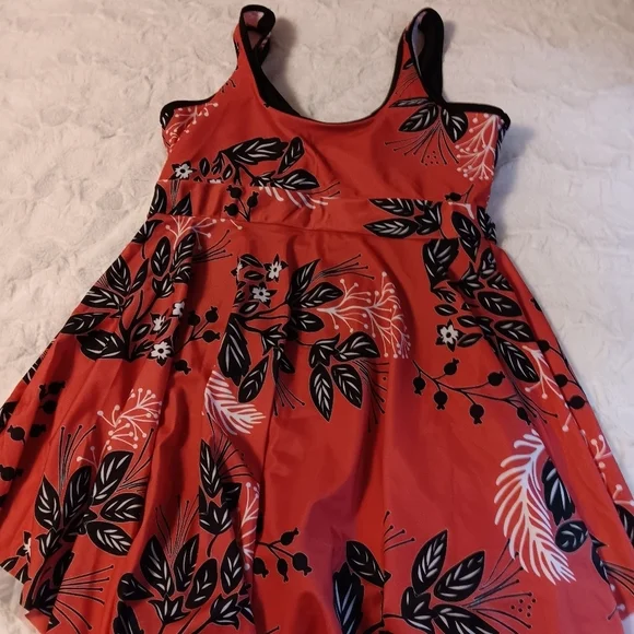 DANIFY  Red & Black Floral‎ Tummy Control Handkerchief Hem Swimdress Swimsuit 14 - Picture 8 of 11